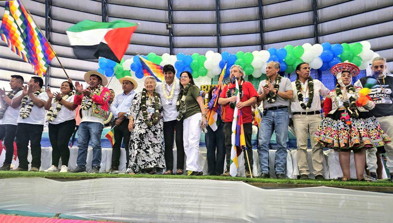 Evo Morales se reúne con delegaciones del Runasur y denuncia deportaciones