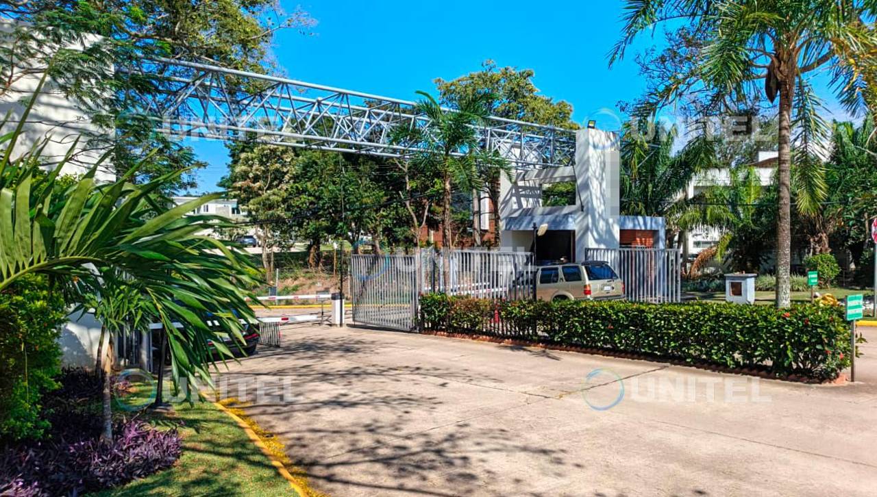 Caso armas en Viru Viru: Policía encontró fotografías de autoridades en uno de los allanamientos