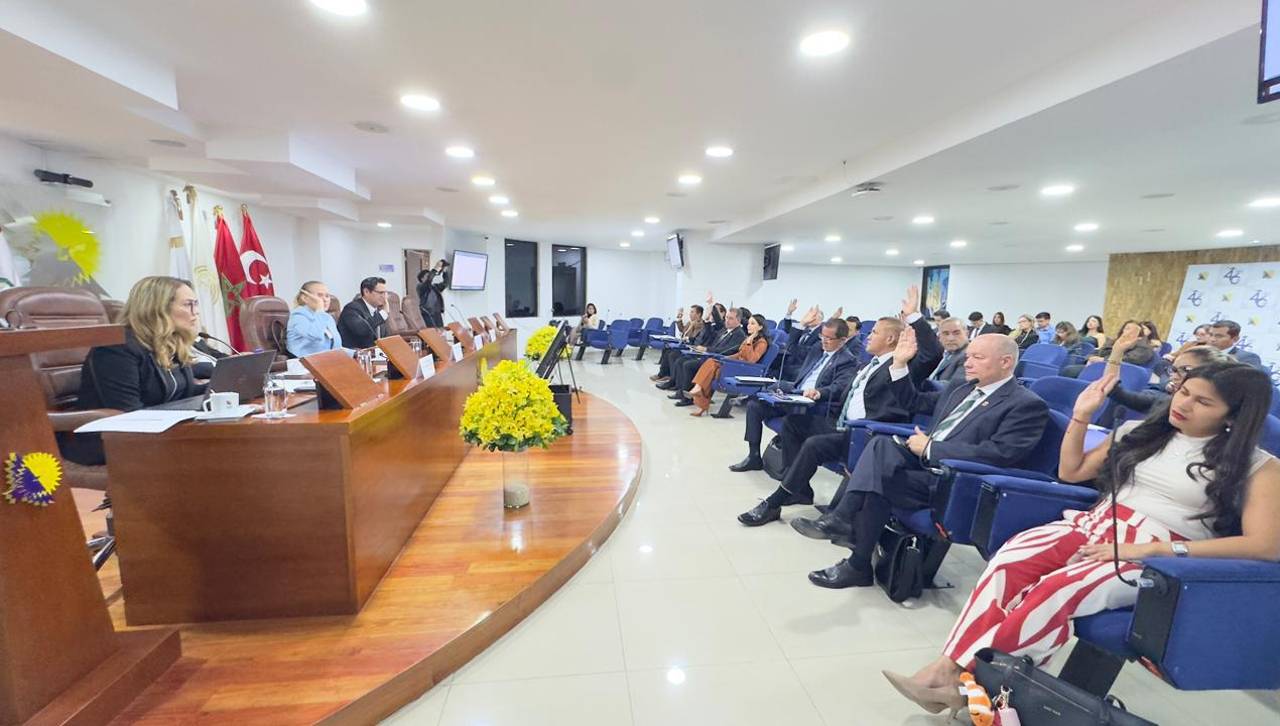 Parlamento Andino destaca el diálogo y la concertación para superar conflictos en Bolivia