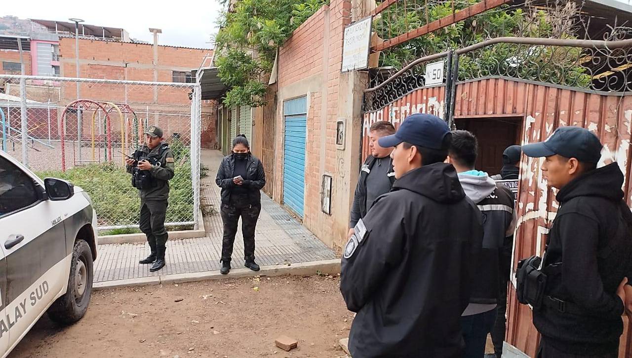 Clausuran una chichería que se presume funcionaba como “cementerio de elefantes”