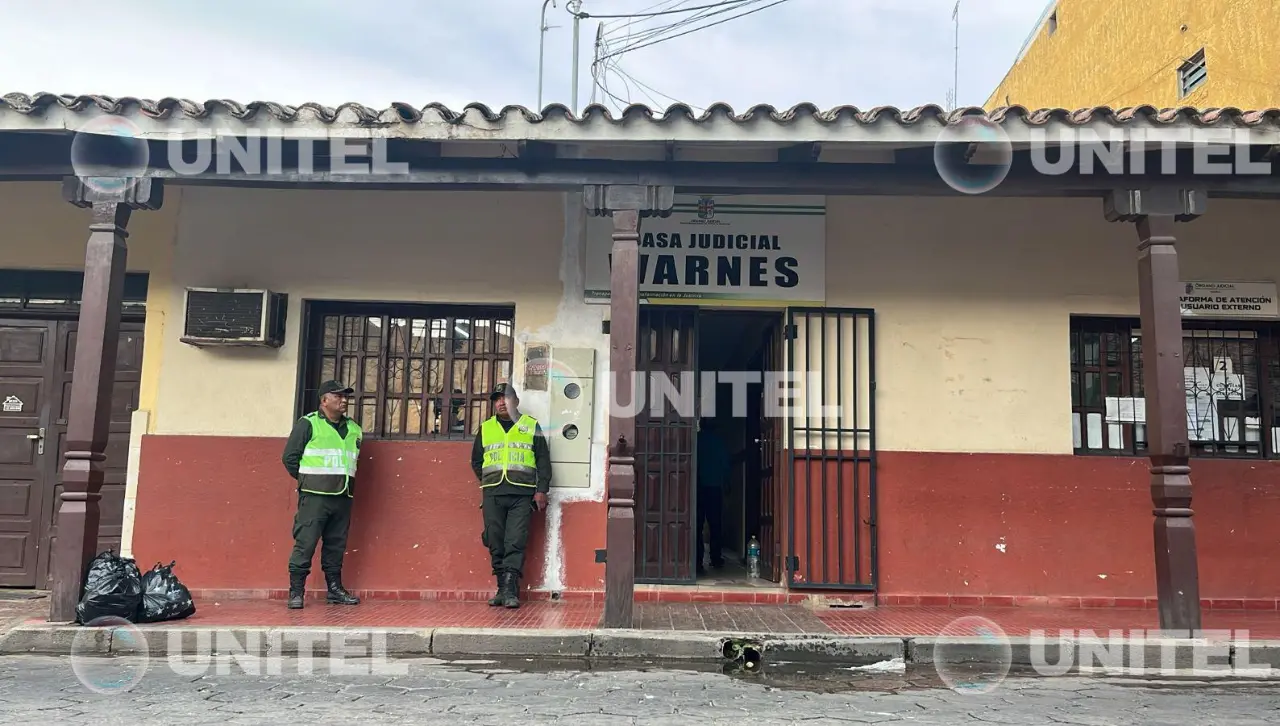 Dictan detención preventiva para la adolescente acusada de apuñalar a su compañera en un colegio