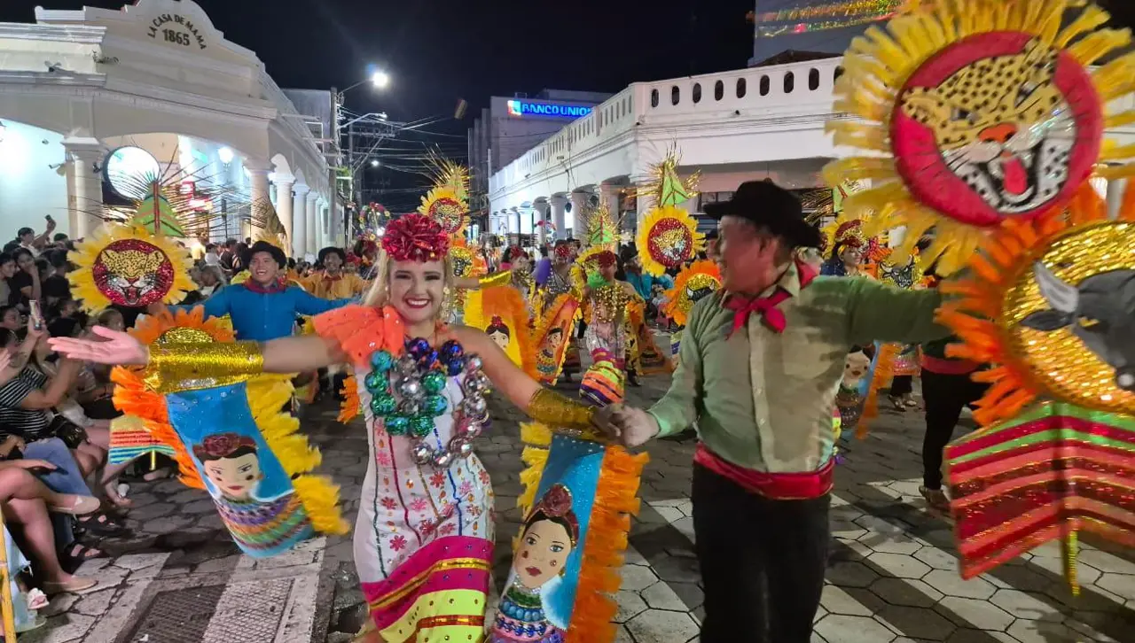 Carnaval: Alcaldía de Santa Cruz de la Sierra prohíbe cobros por sillas en el recorrido de las ‘precas’