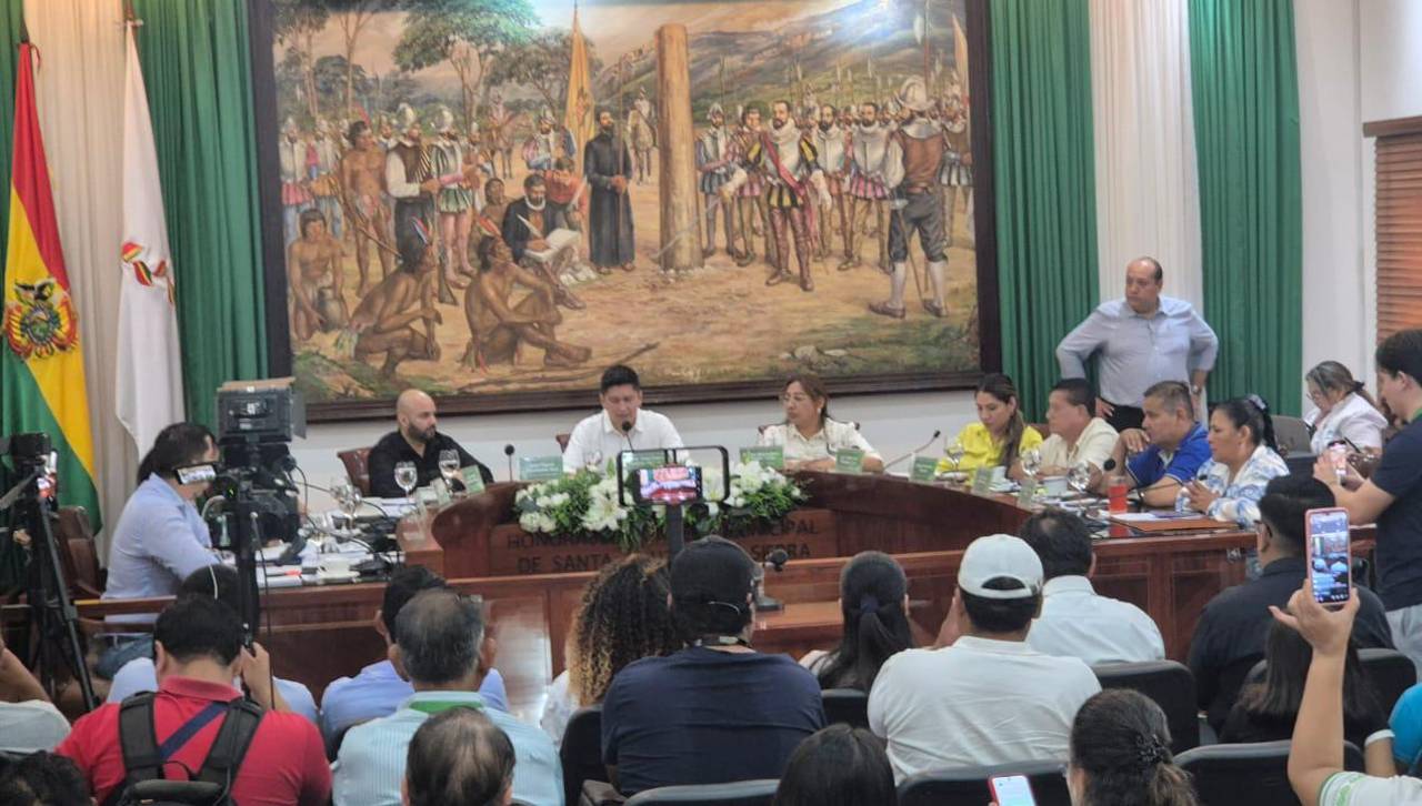 Jhonny cumple una semana en la cárcel y el Concejo cruceño posterga debate sobre el mando en la Alcaldía