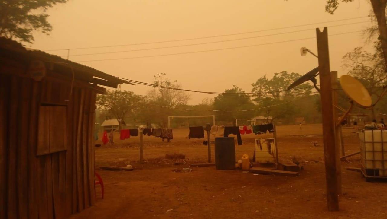 Comienzan a evacuar familias de comunidad Monte Verde ante la proximidad de las llamas, informa corregidora