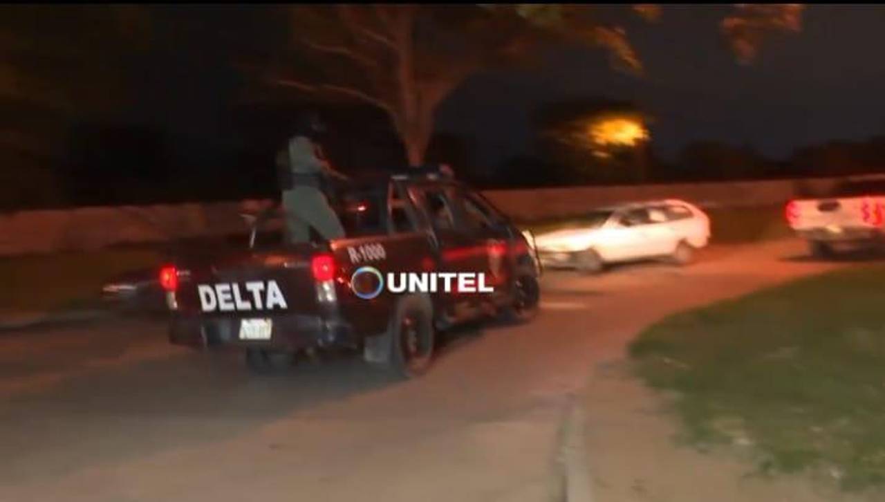 Policía realiza operativo en la zona norte cruceña y rodean con armas una casa tras crimen violento de un hombre