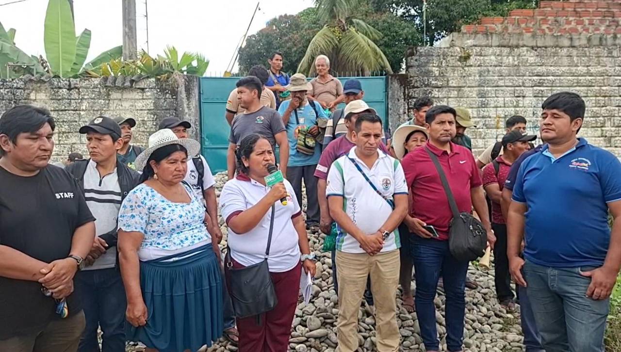Cocaleros del trópico de Cochabamba toman Udestro y paraliza la racionalización de la hoja verde
