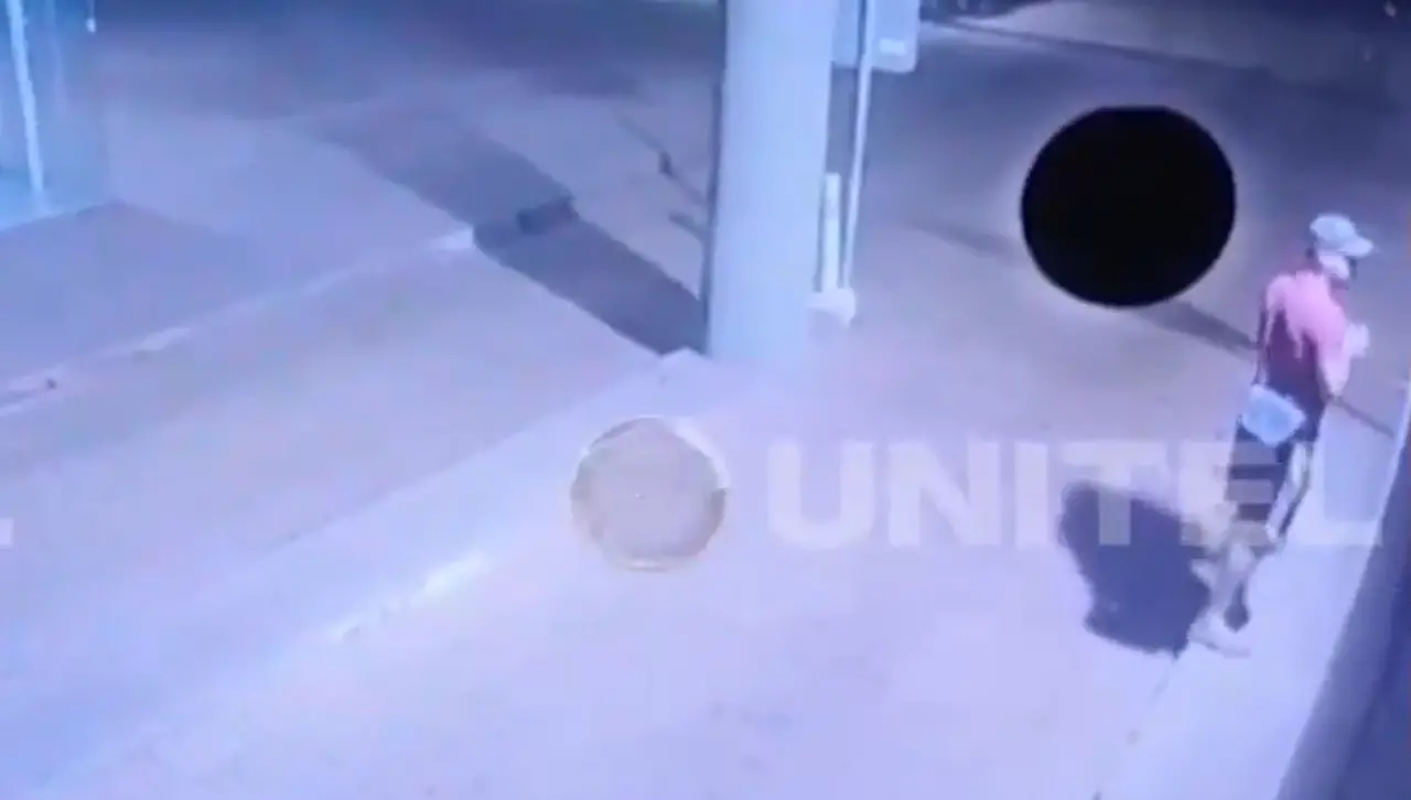 Cámaras muestran a brasileño minutos antes de ser asesinado afuera de un condominio en el Urubó