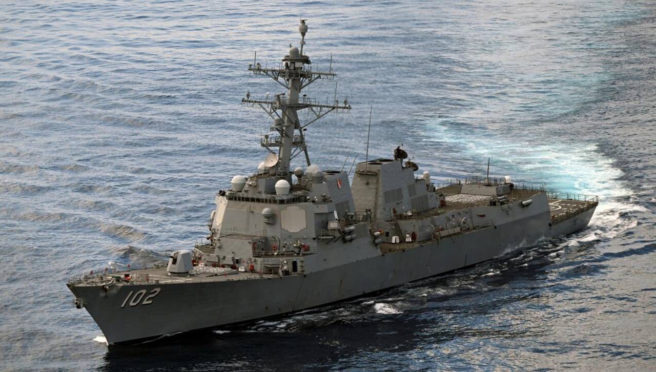 Tensión en el Caribe: Se espera que tres de buques de guerra de EEUU asomen este domingo a costas venezolanas