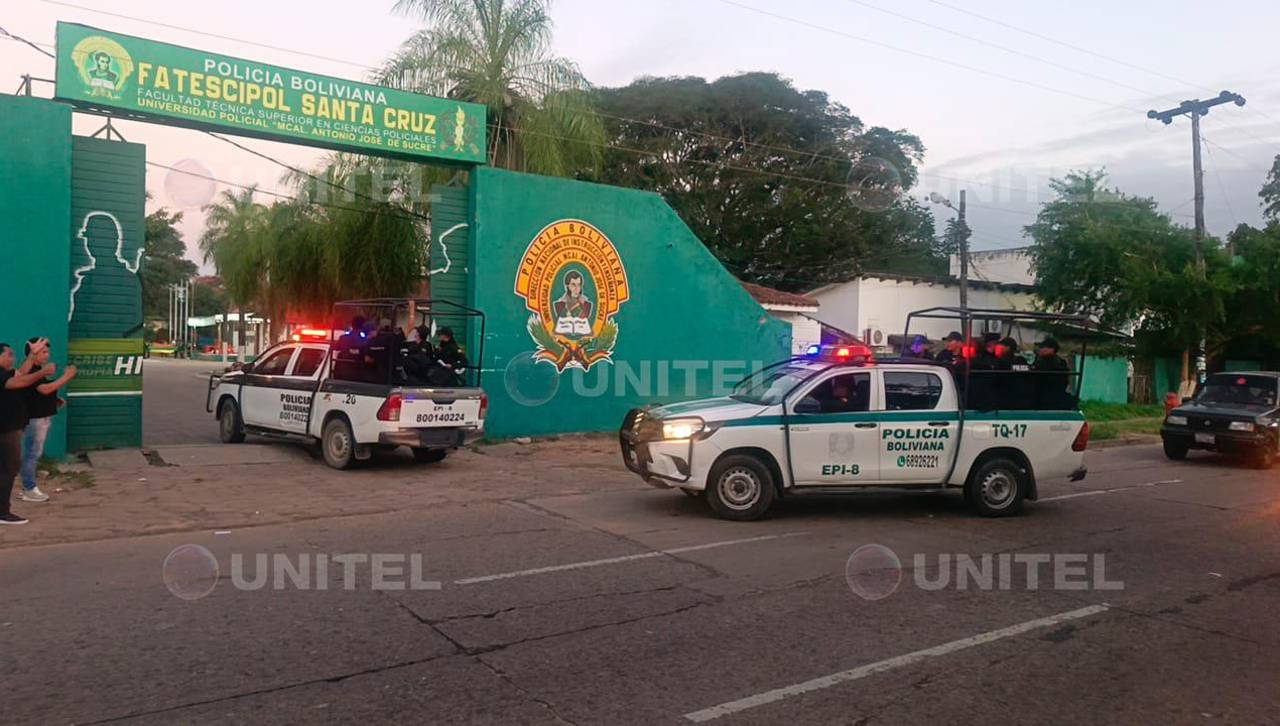 Al cumplirse el segundo día de bloqueo en San Julián, un grupo de policías fueron convocados al comando en Santa Cruz