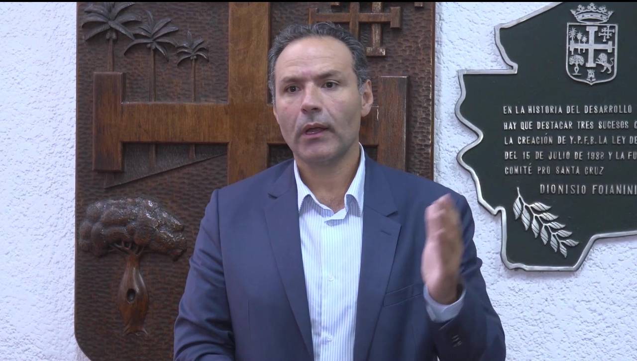 Vicepresidente cívico anuncia seguimiento a los 10 puntos acordados con YPFB sobre la regularización del combustible
