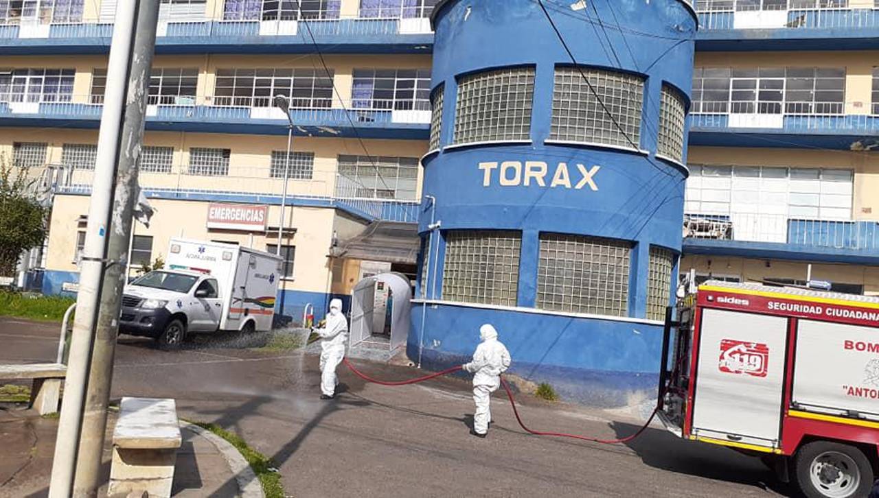 “Vamos a tener que dar raciones secas”: Hospital del Tórax reporta que sus reservas de pollo alcanzan hasta este martes