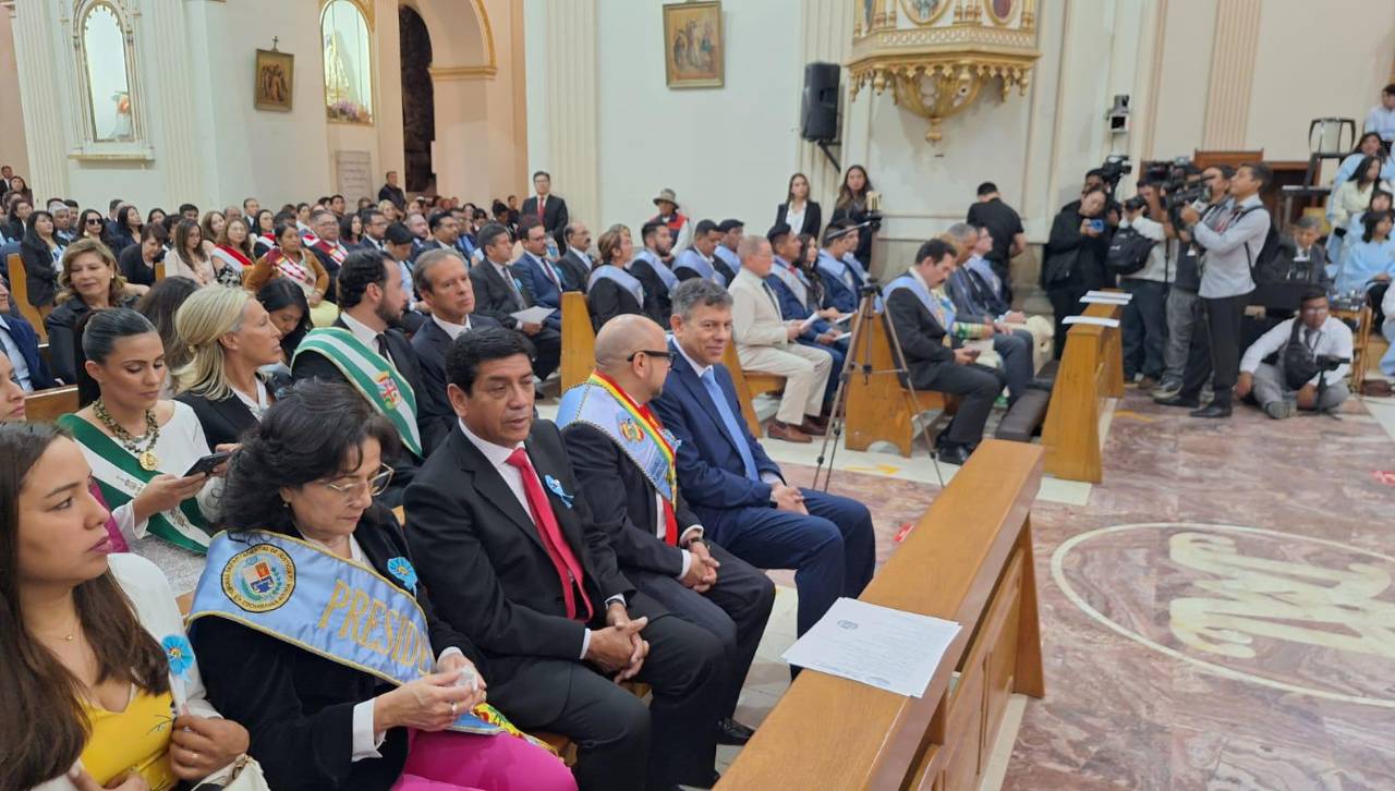 Autoridades nacionales y departamentales participan de actos por los 216 años del Grito Libertario en Cochabamba