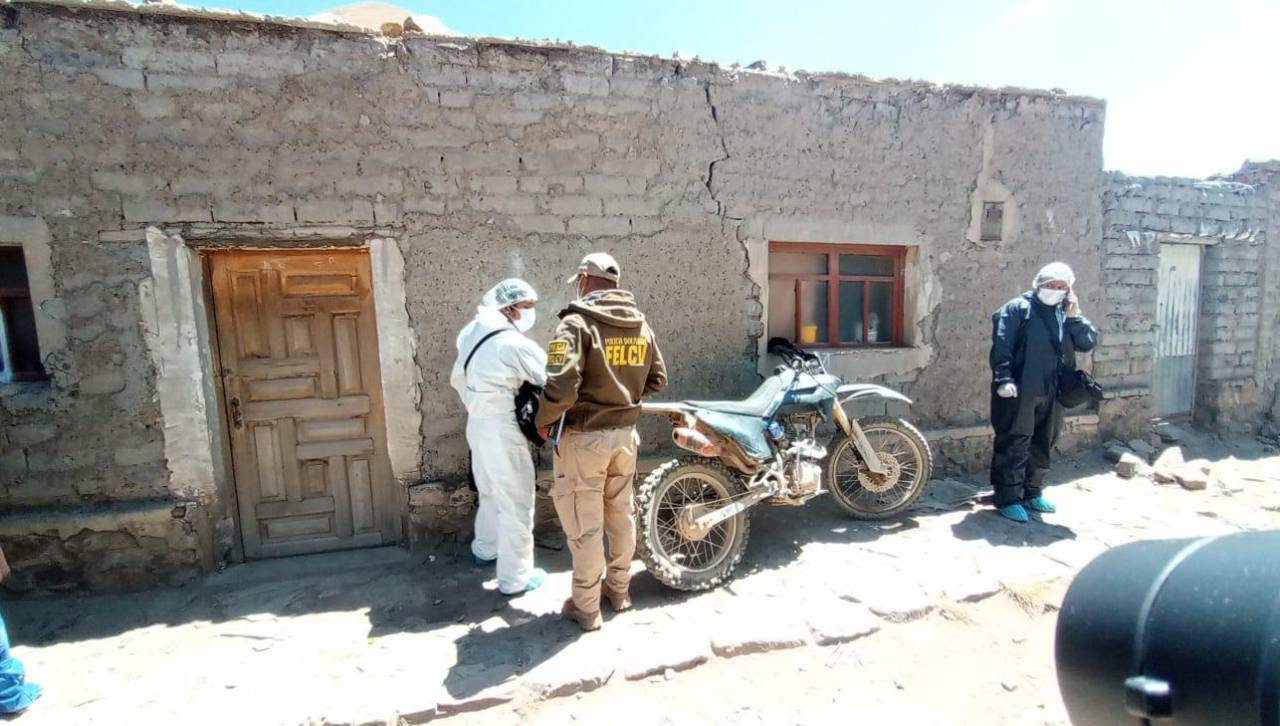 Policía: Aprehenden al hermano y a la cuñada de la joven de 19 años que murió estrangulada y con signos de violencia