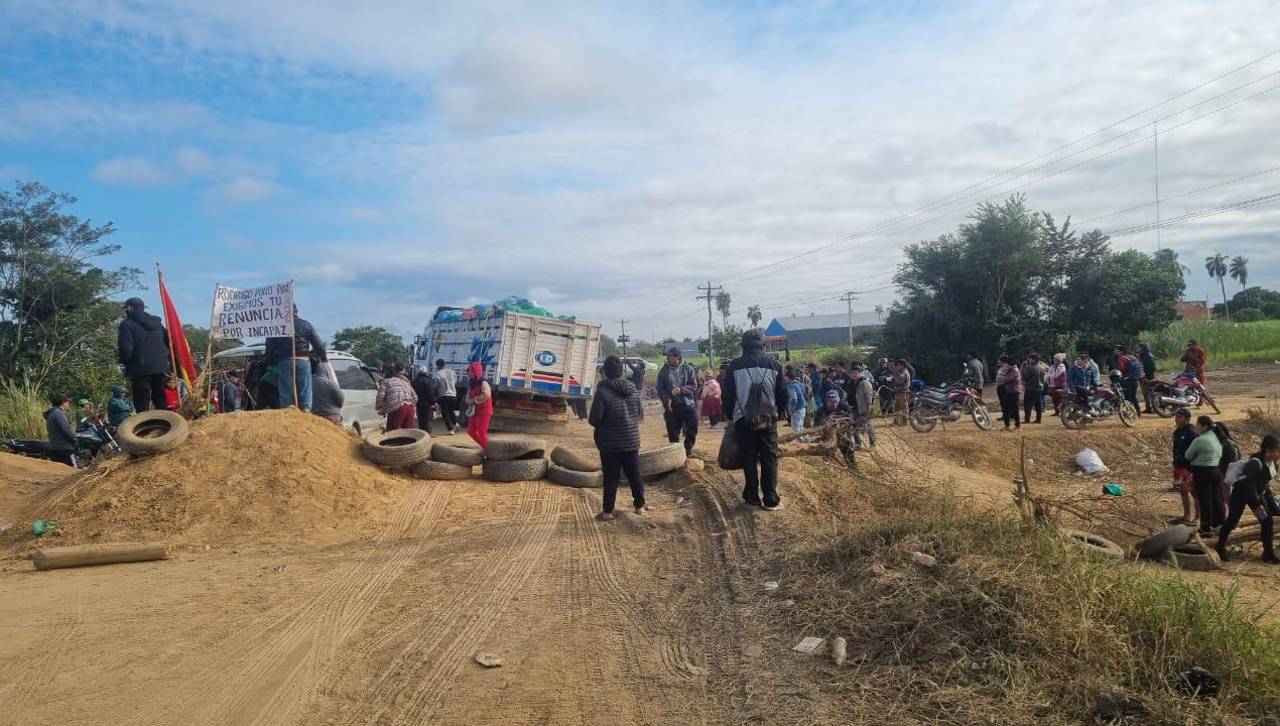 Mototaxistas de San Julián se reúnen con YPFB y pueden desmarcarse del bloqueo si hay acuerdo