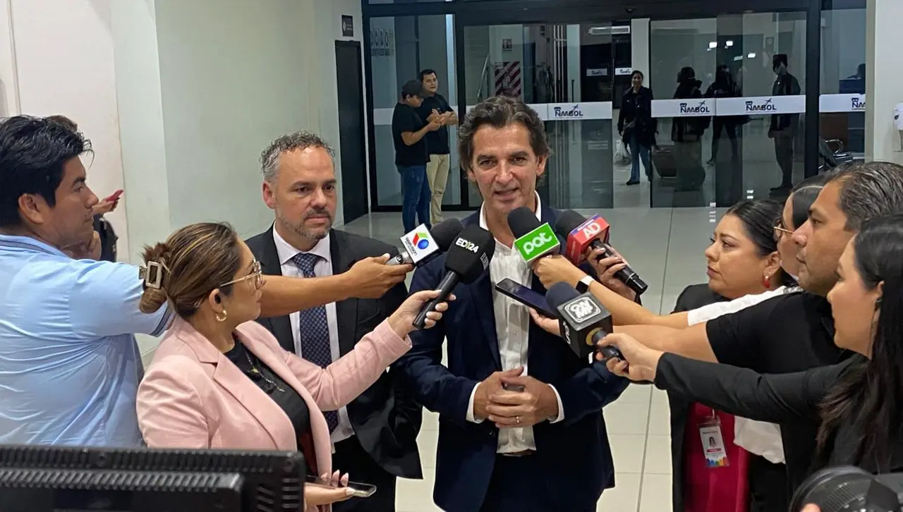 “Van a llegar cerca de 50 ítems de salud para el municipio”, señala Saavedra tras su viaje a La Paz