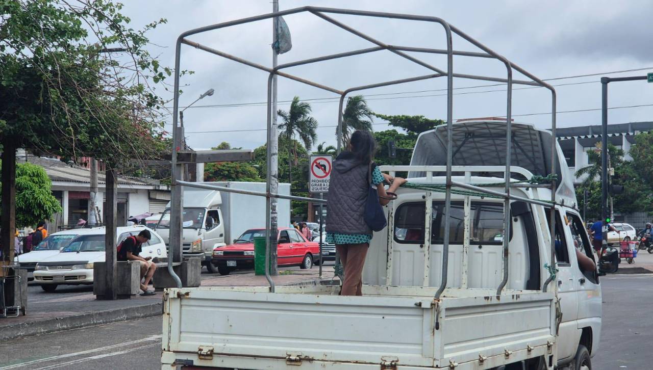 Santa Cruz: Transporte público cumple segunda jornada de paro en rechazo a la eliminación de la subvención de combustibles