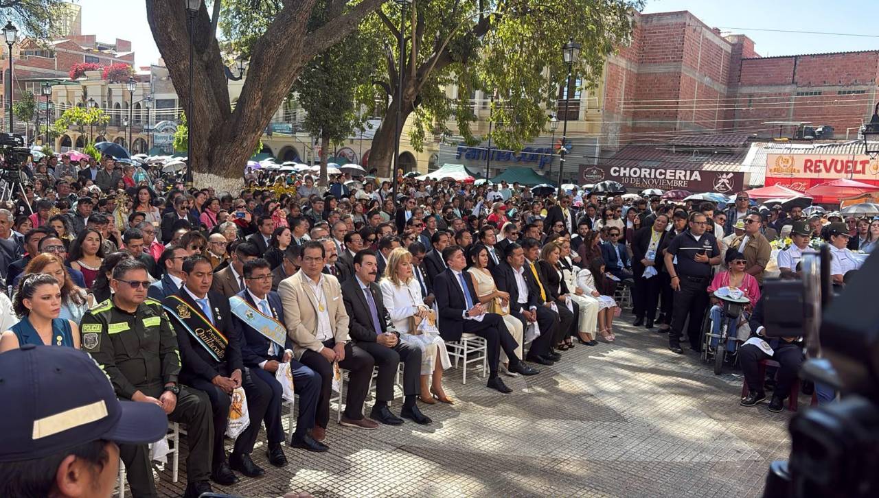Autoridades participan de la misa central de la Festividad de la Virgen de Urkupiña