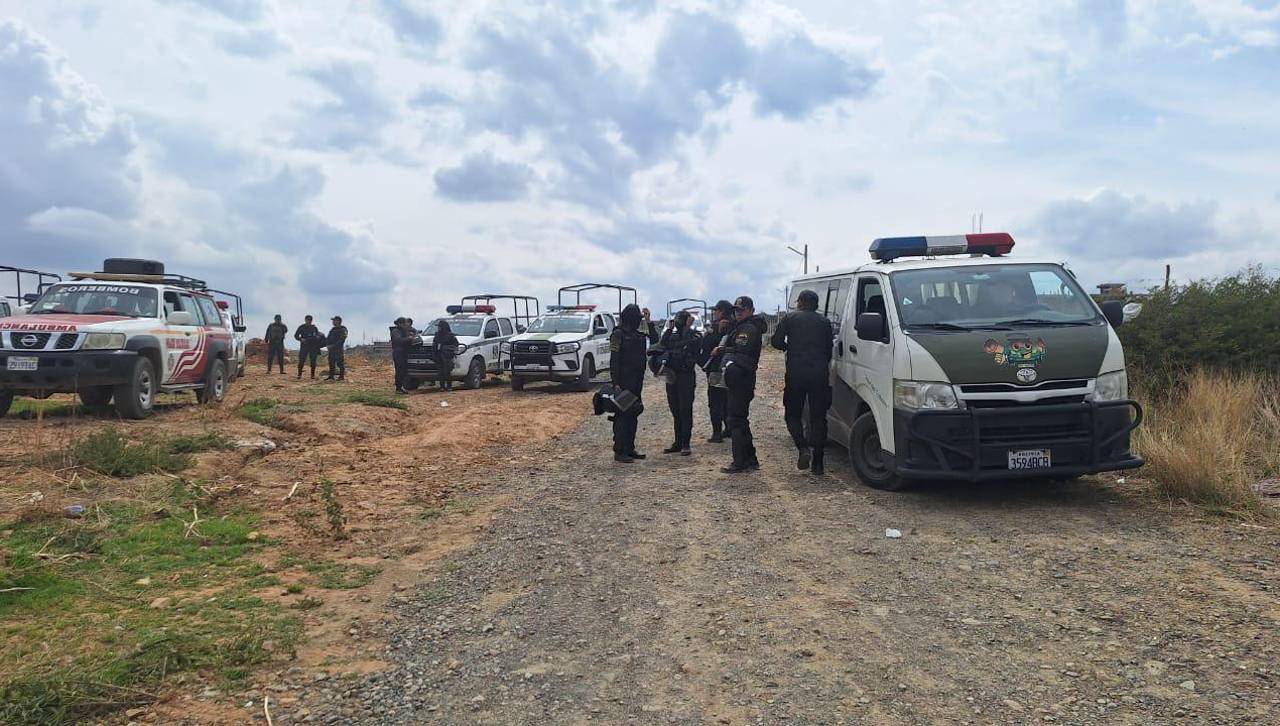Policías resguardan el ingreso al botadero de Colcapirhua tras violento enfrentamiento por desbloqueo