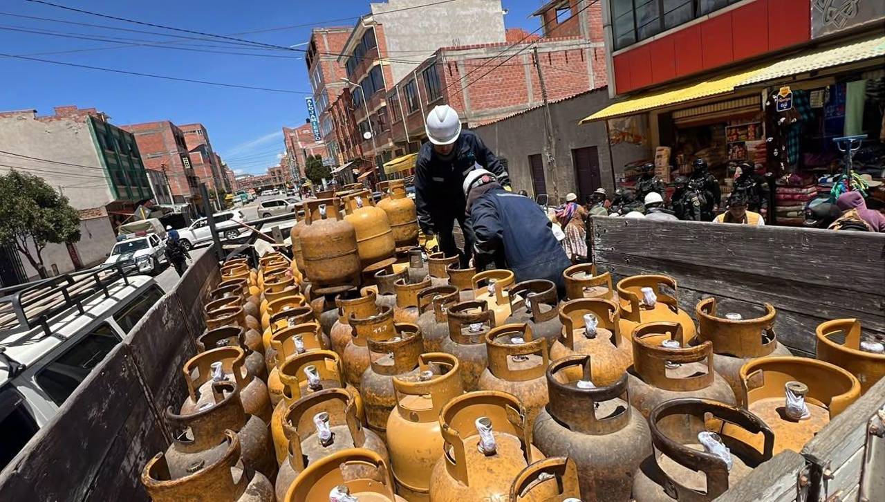 El Gobierno alista un plan para “focalizar” precios bajos de GLP, gas y electricidad en sectores vulnerables, según viceministra