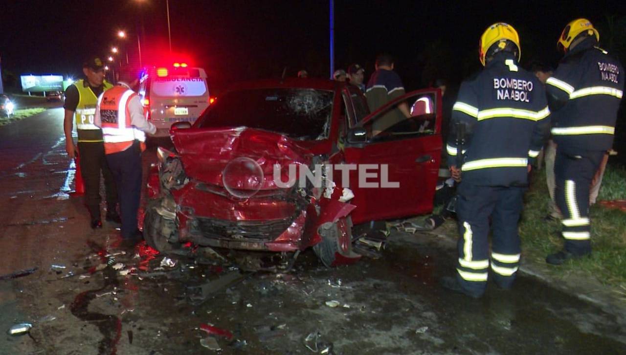 Un hombre fallece tras choque frontal de dos vehículos en el ingreso al aeropuerto Viru Viru