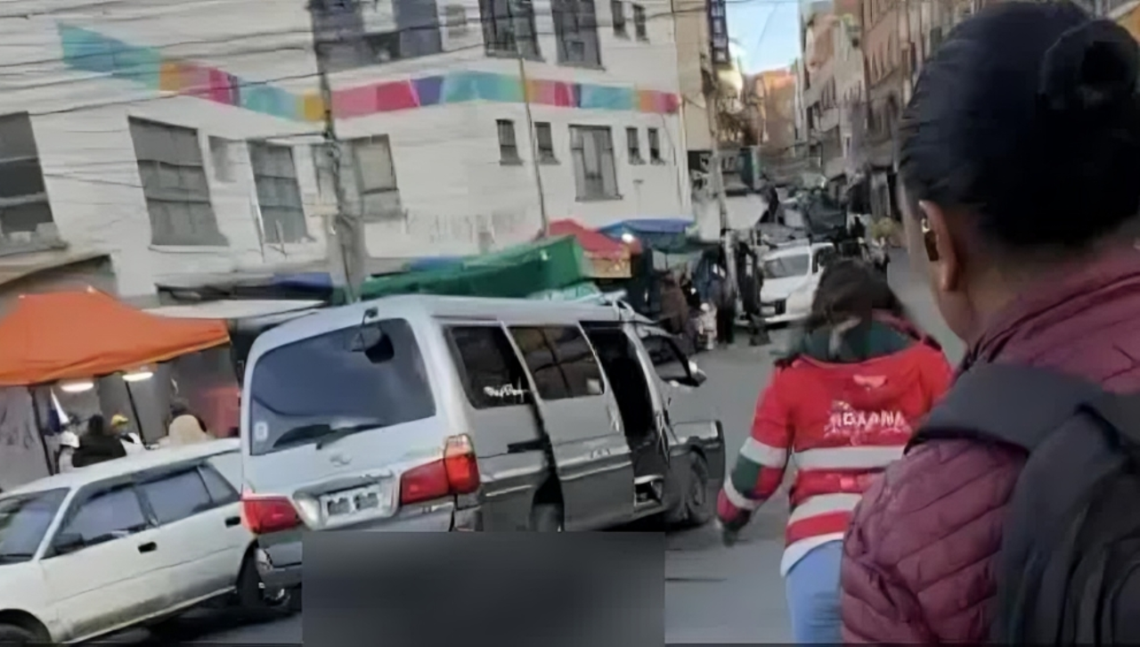 Chofer de minibús que atropelló a un funcionario municipal será imputado por tres delitos, reporta la Fiscalía 