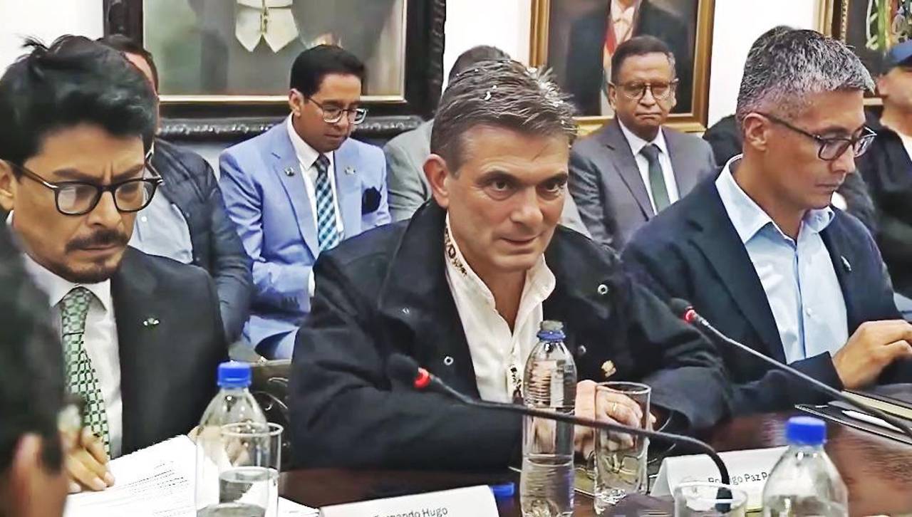 Paz llega a la Casa de la Libertad y se instala la reunión con los gobernadores por el modelo 50-50