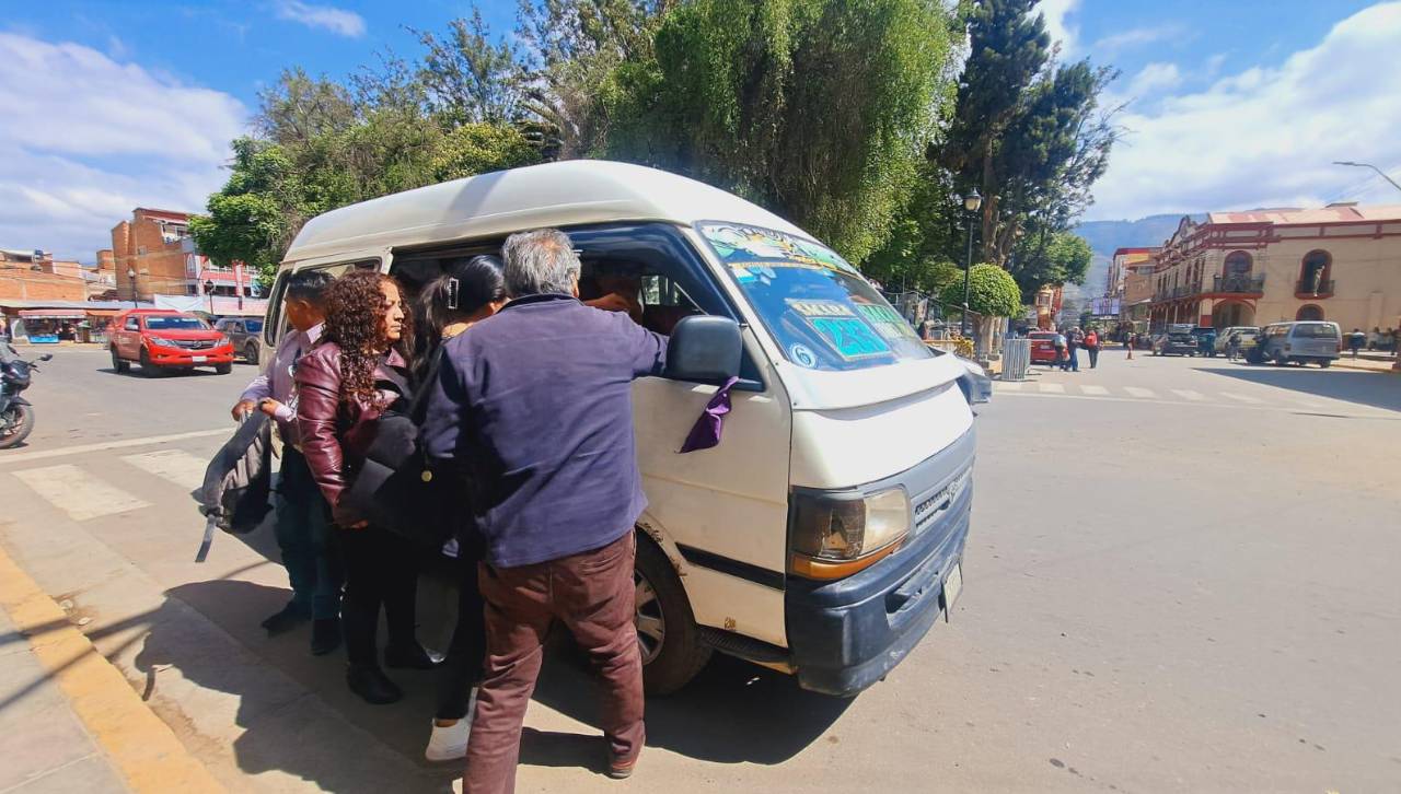 Suben el pasaje en Cochabamba: transportistas establecen un monto único y afirman que no habrá tarifa diferenciada