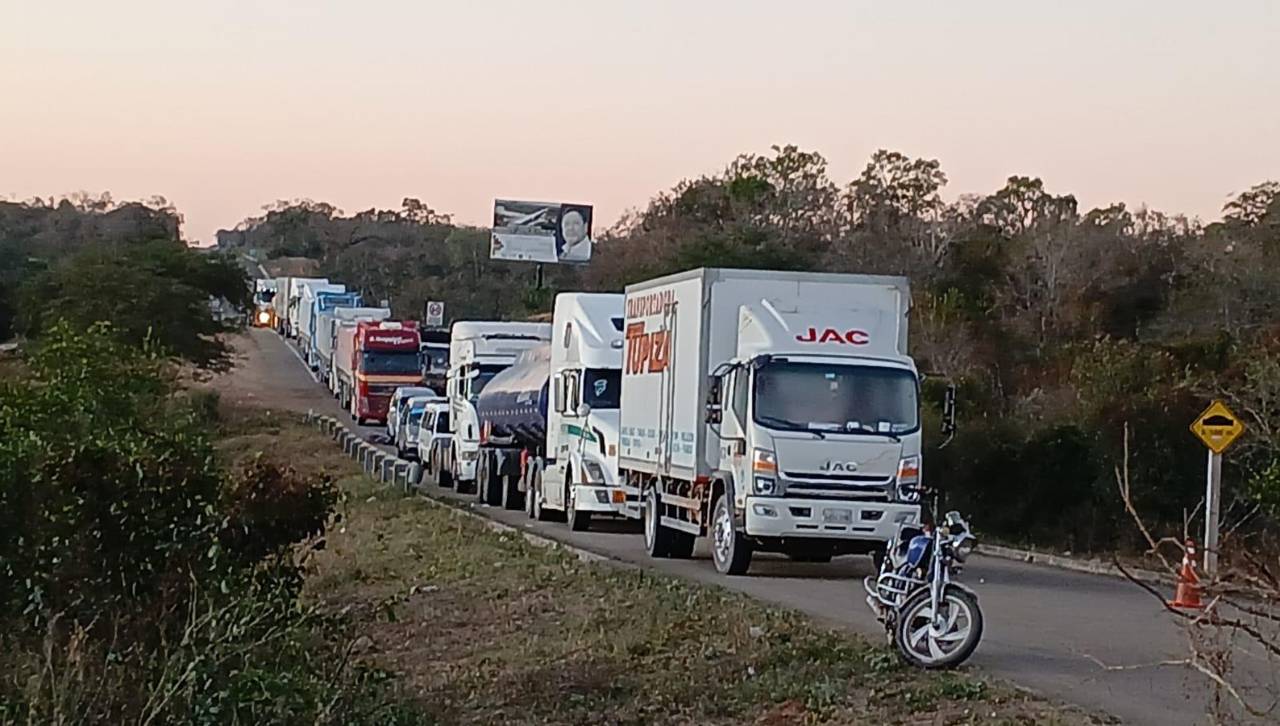 Bloqueo en Charagua interrumpe el tráfico en la ruta que conecta a Bolivia con Argentina y Paraguay 
