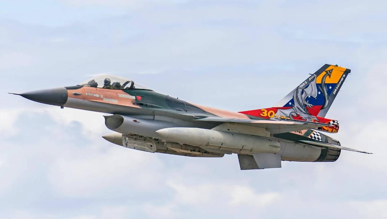 Trump advierte a Venezuela que sus aviones serán “derribados” si representan una amenaza