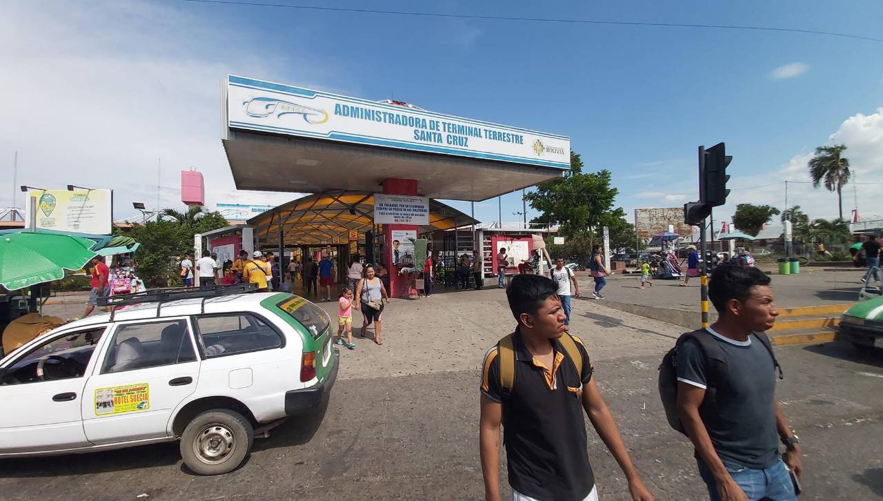 Por bloqueo, en la Terminal Bimodal suspenden las salidas a Beni