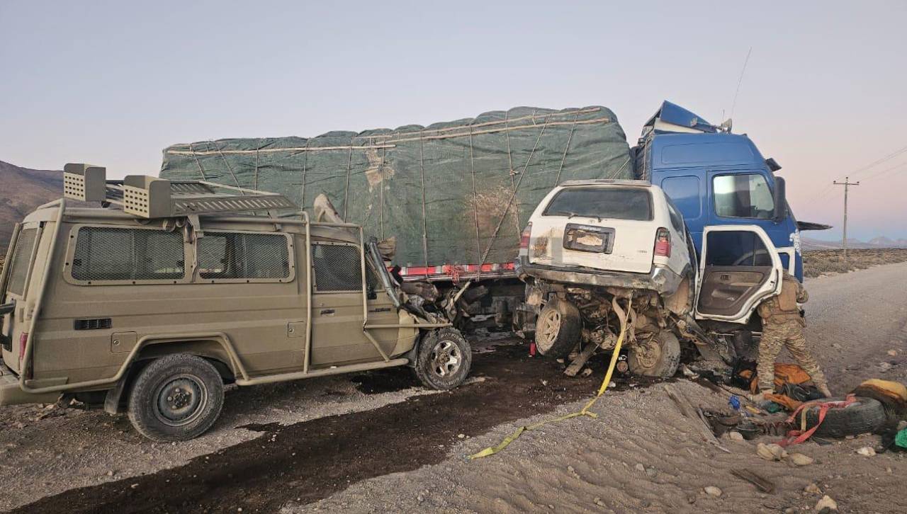 Dos muertos y cuatro heridos de gravedad en triple colisión durante una operación de lucha contra el contrabando
