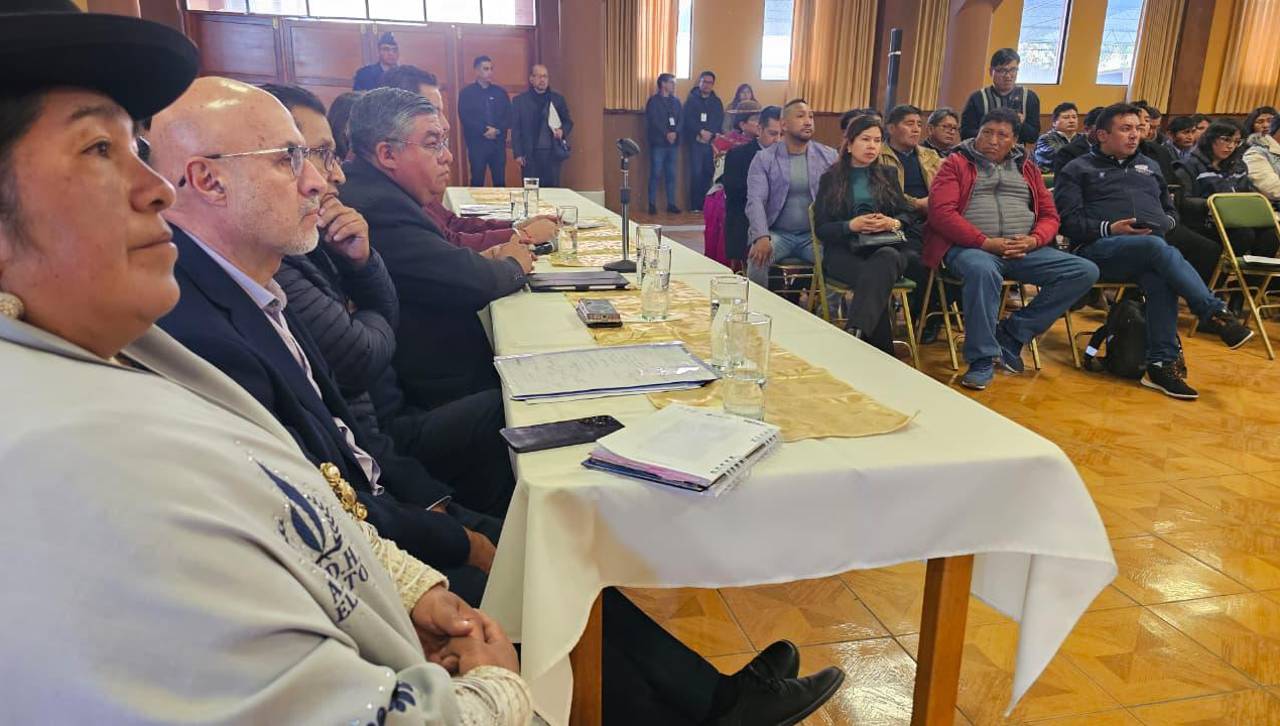 Cuarto intermedio: Comisión de Diálogo pide levantar órdenes de aprehensión contra dirigentes movilizados y pausa en bloqueos