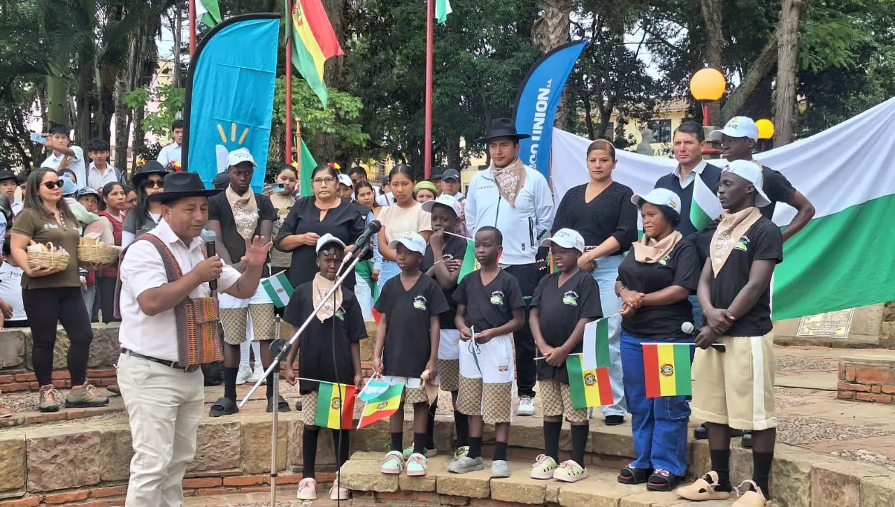 Al son de la música típica de los valles y con alegría, Samaipata le da la bienvenida a los integrantes de Nansana Kids