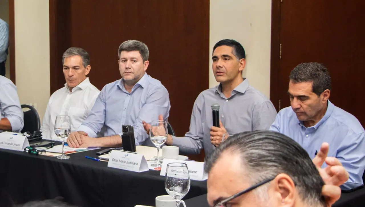Ministros del gabinete económico y Cainco abordaron tres ejes estratégicos en reunión en Santa Cruz