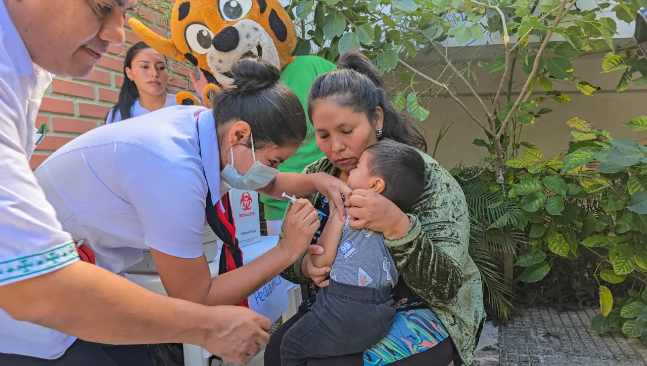 En Santa Cruz dan inicio a la vacunación contra la influenza y priorizan a los niños de 6 meses a 3 años