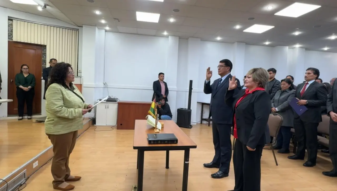 Ministra de Salud posesiona a viceministros de Vigilancia Epidemiológica y Gestión de Salud