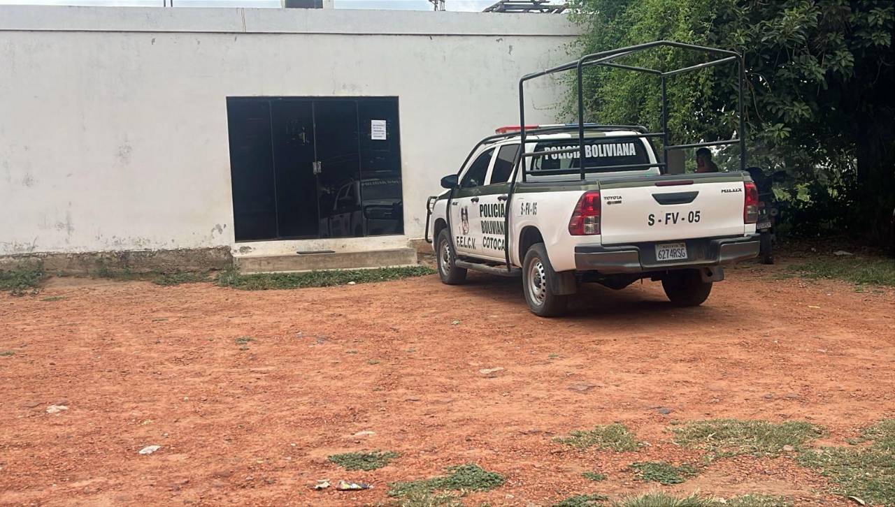 Envían a la cárcel al hombre que apuñaló y dejó en terapia intensiva a la madre de sus hijos en Cotoca 