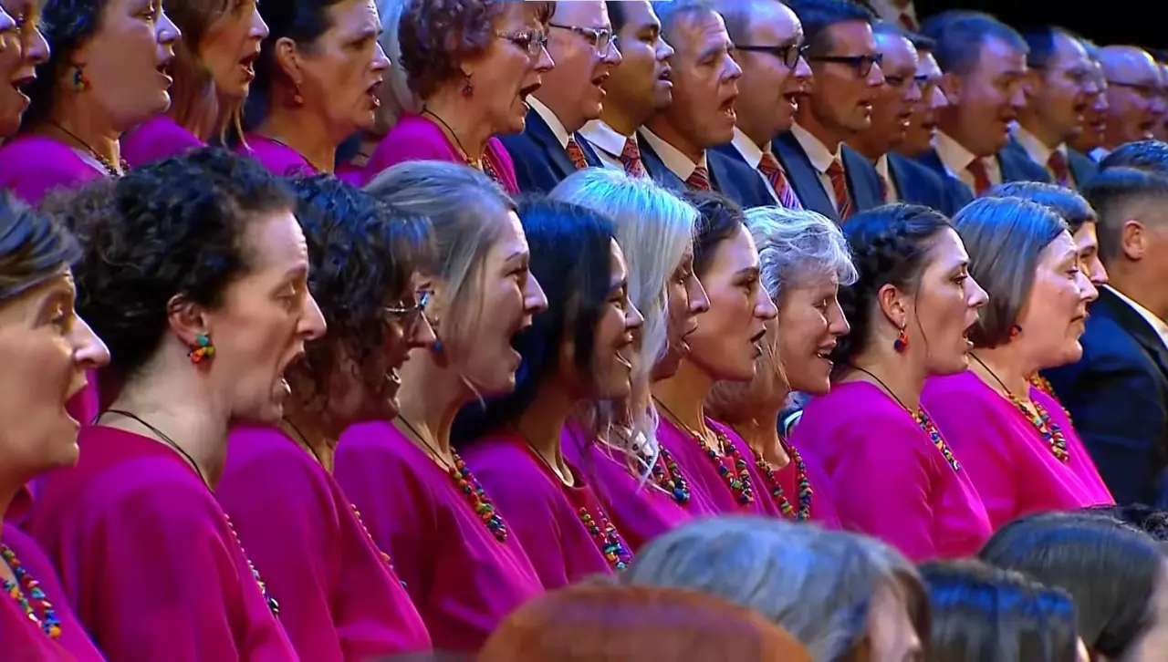 Video: Viva mi patria Bolivia, interpretada por un coro de 360 voces en el Estadio Nacional de Perú