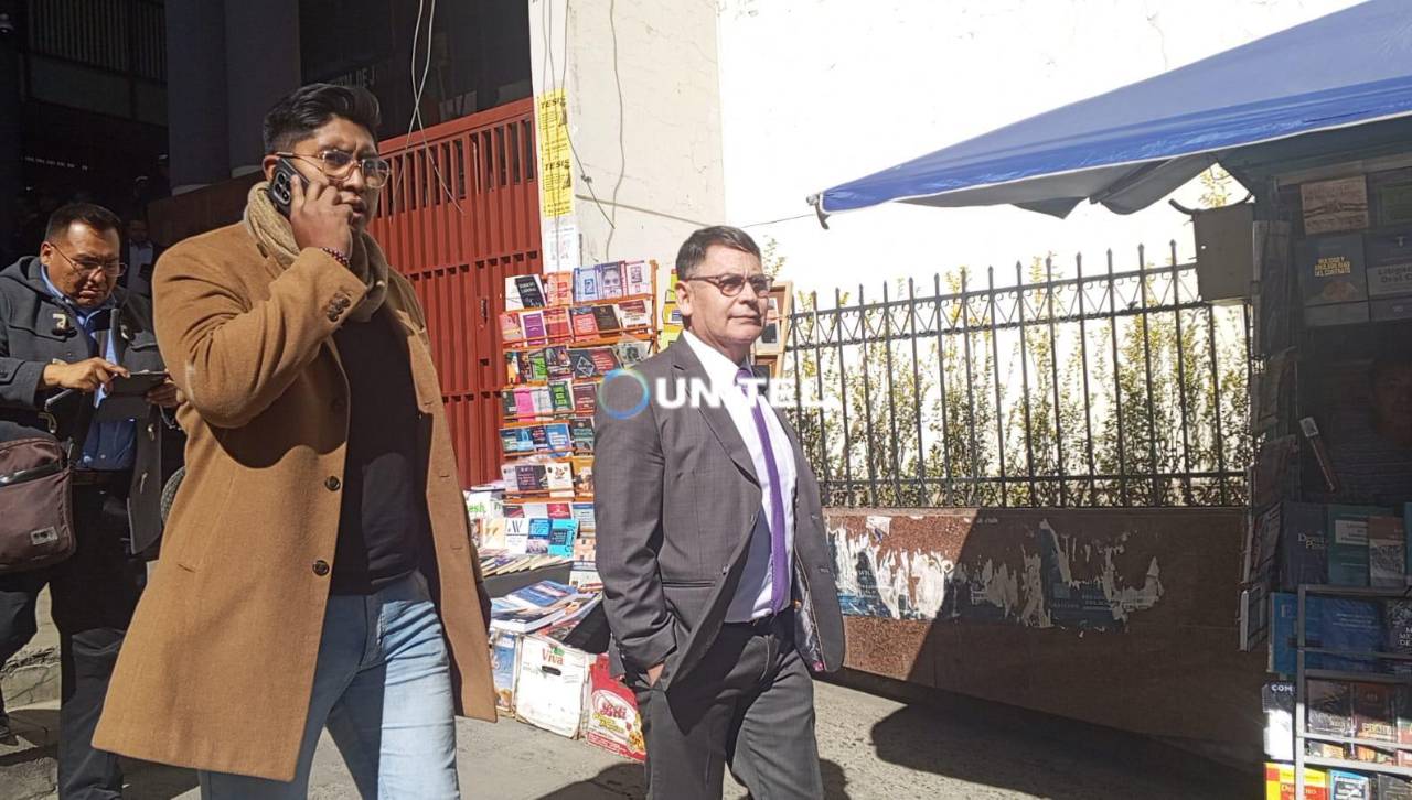 Toma militar: Jhonny Aguilera deja el tribunal de La Paz y dice que no hubo golpe en 2024 por “la reacción de la población” 