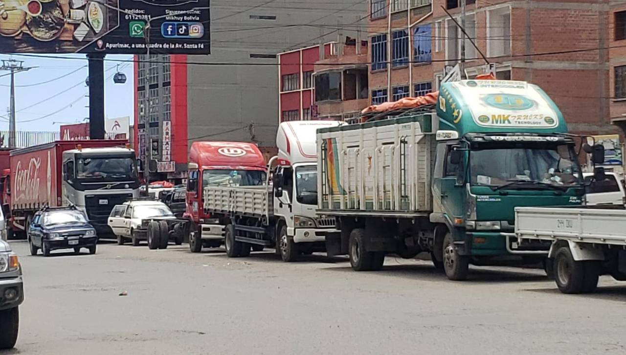 Agropecuarios denuncian que tienen que comprar diésel hasta a Bs 13 del mercado negro “para no parar la producción” 
