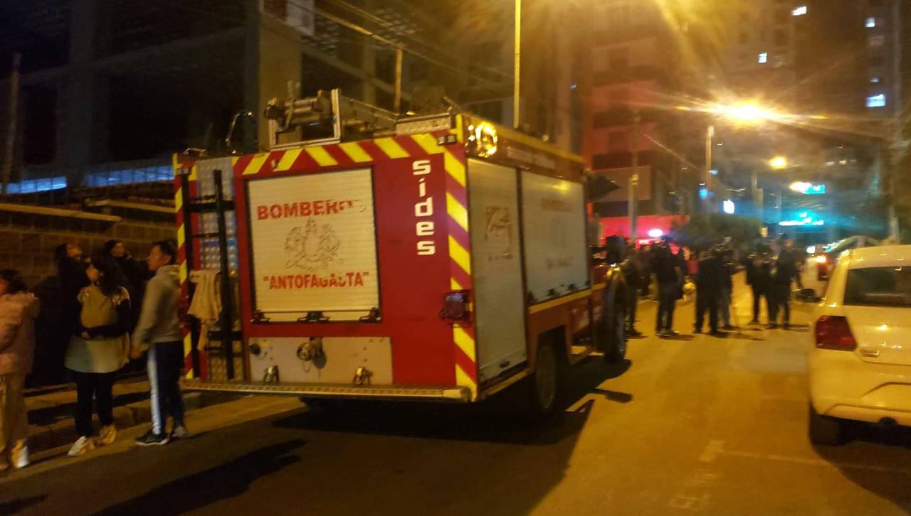 Problema en un calefón genera una fuerte explosión que daña cuatro departamentos de un edificio de La Paz
