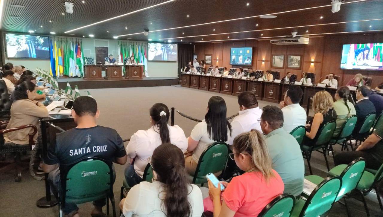 Asamblea cruceña firma resolución para viabilizar el proyecto que demandan en el bloqueo de Yapacaní