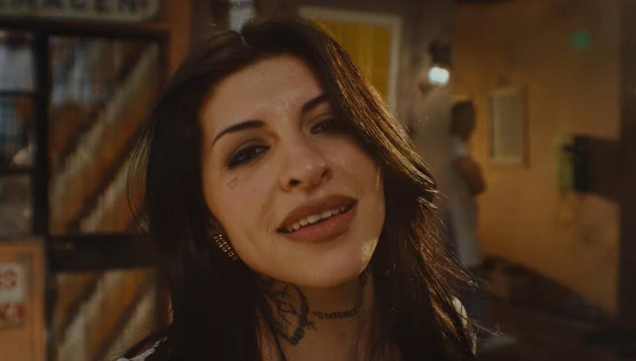 Cazzu estrena su nuevo tema ‘Otro Como tú’, una cumbia pop cargada de emoción