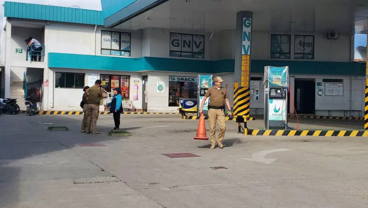 Tragedia en un surtidor: Trató de rescatar al compañero que se desvaneció dentro de un tanque, pero se convirtió en la víctima