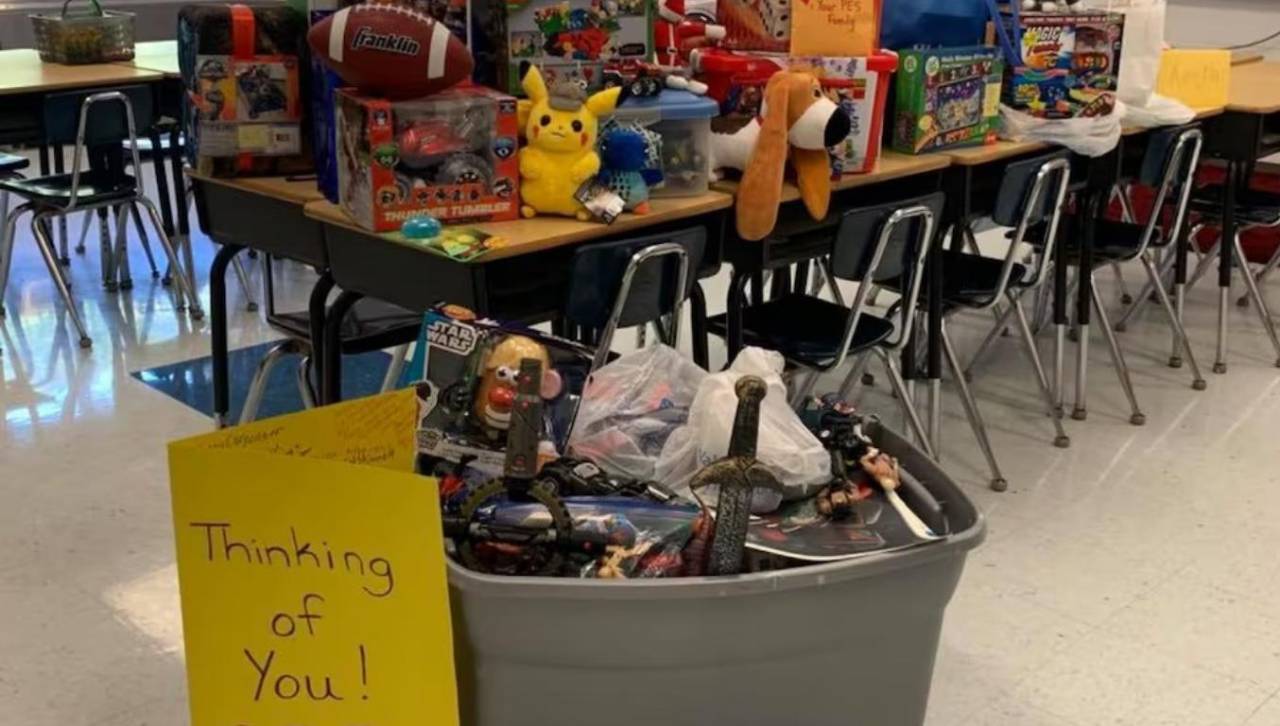 Video: La emocionante sorpresa de una clase para un compañero que perdió todo en un incendio 