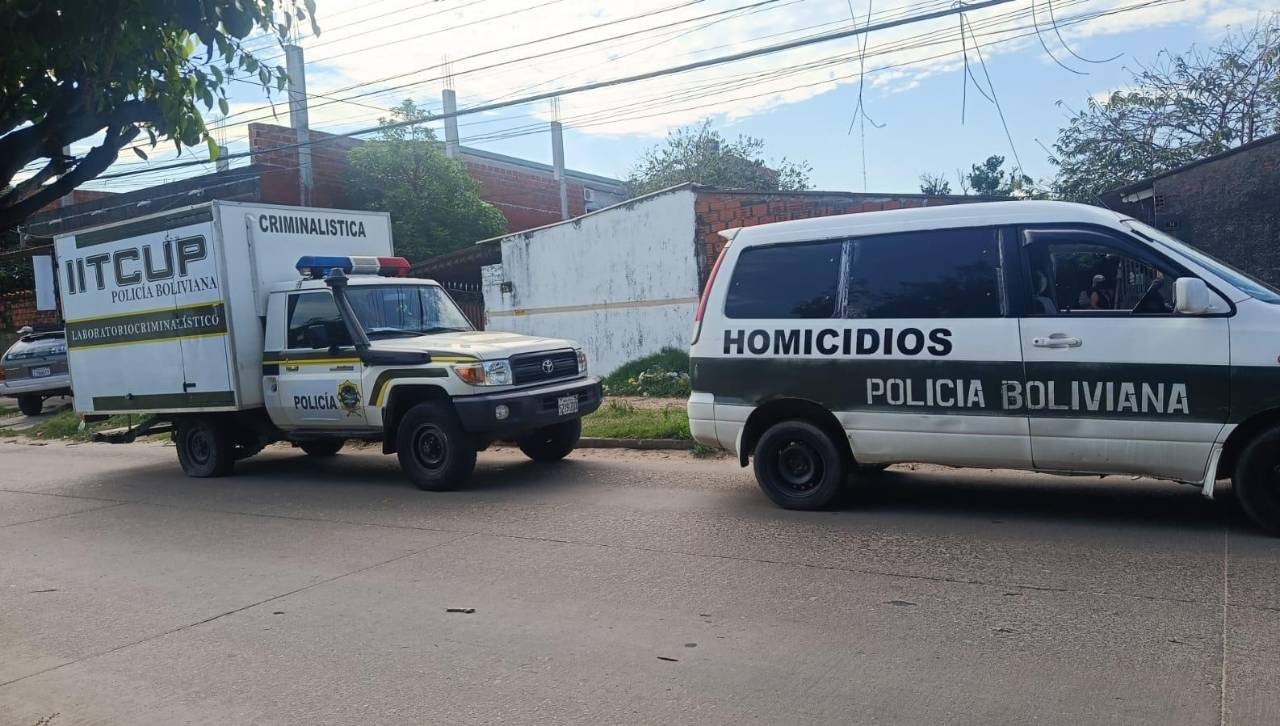 Hallan el cadáver en descomposición de una mujer; su hijo de 42 años convivió varios días con el cuerpo
