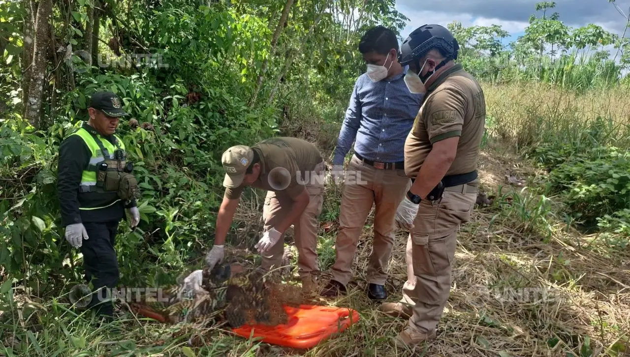 Autopsia: Identifican 12 impactos de bala en el cuerpo hallado a un lado de la carretera en el trópico