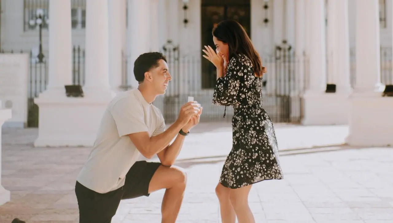 El tenista boliviano Murkel Dellien rumbo al altar; se comprometió con Sophia Auza