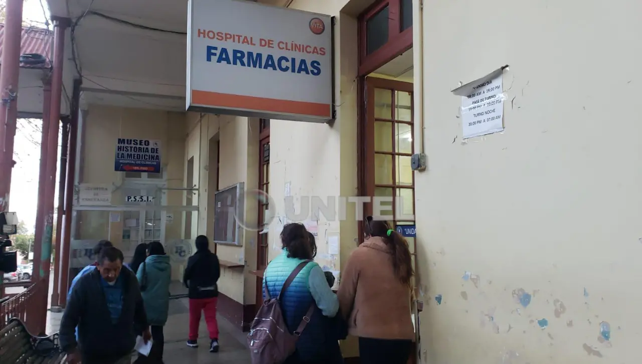 Pacientes reclaman que en el hospital de Clínicas no hay medicamentos que deberían ser gratis: “Todo compramos”