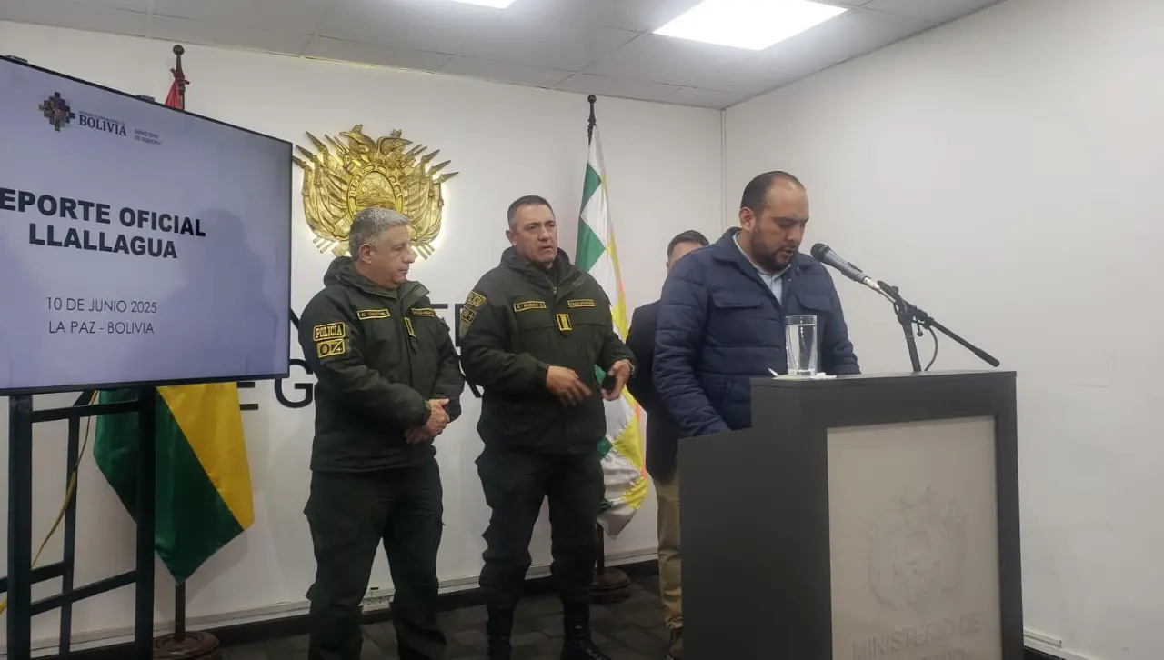 Violencia en Llallagua: Gobierno dice que evistas usan explosivos y petardos para hostigar a pobladores que rechazan bloqueos